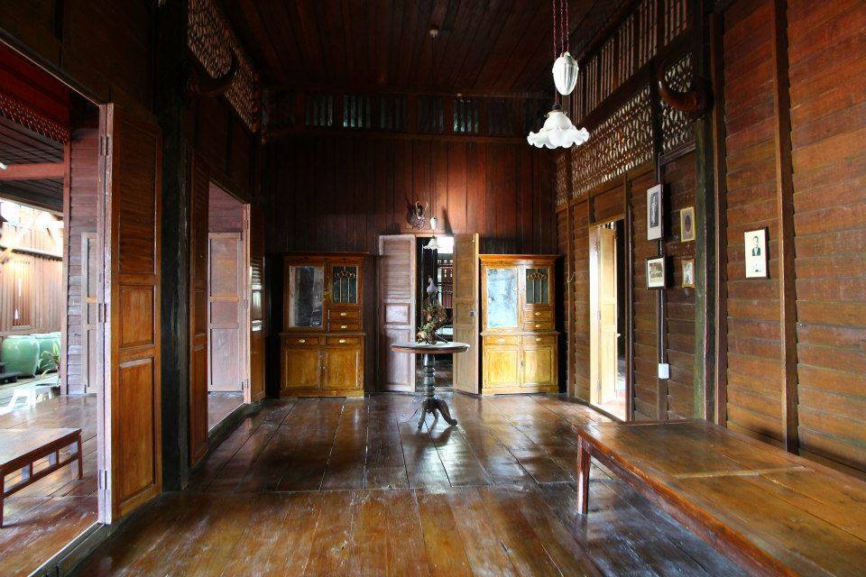 เรือนหลังทานตะวัน